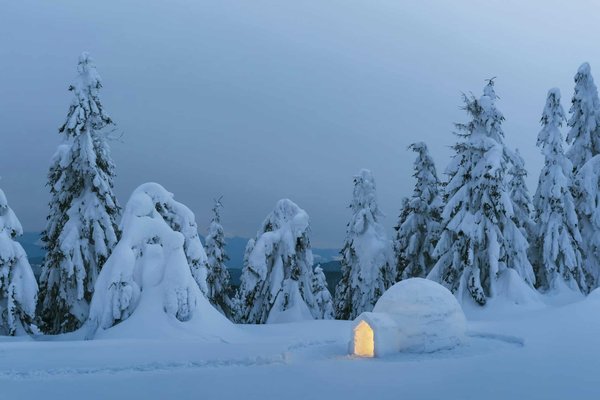 Quelles sont les techniques pour construire un igloo en camping hivernal?